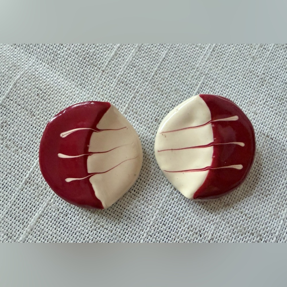 Elegant Ceramic Coasters - Red and Cream - Picture 2 of 4
